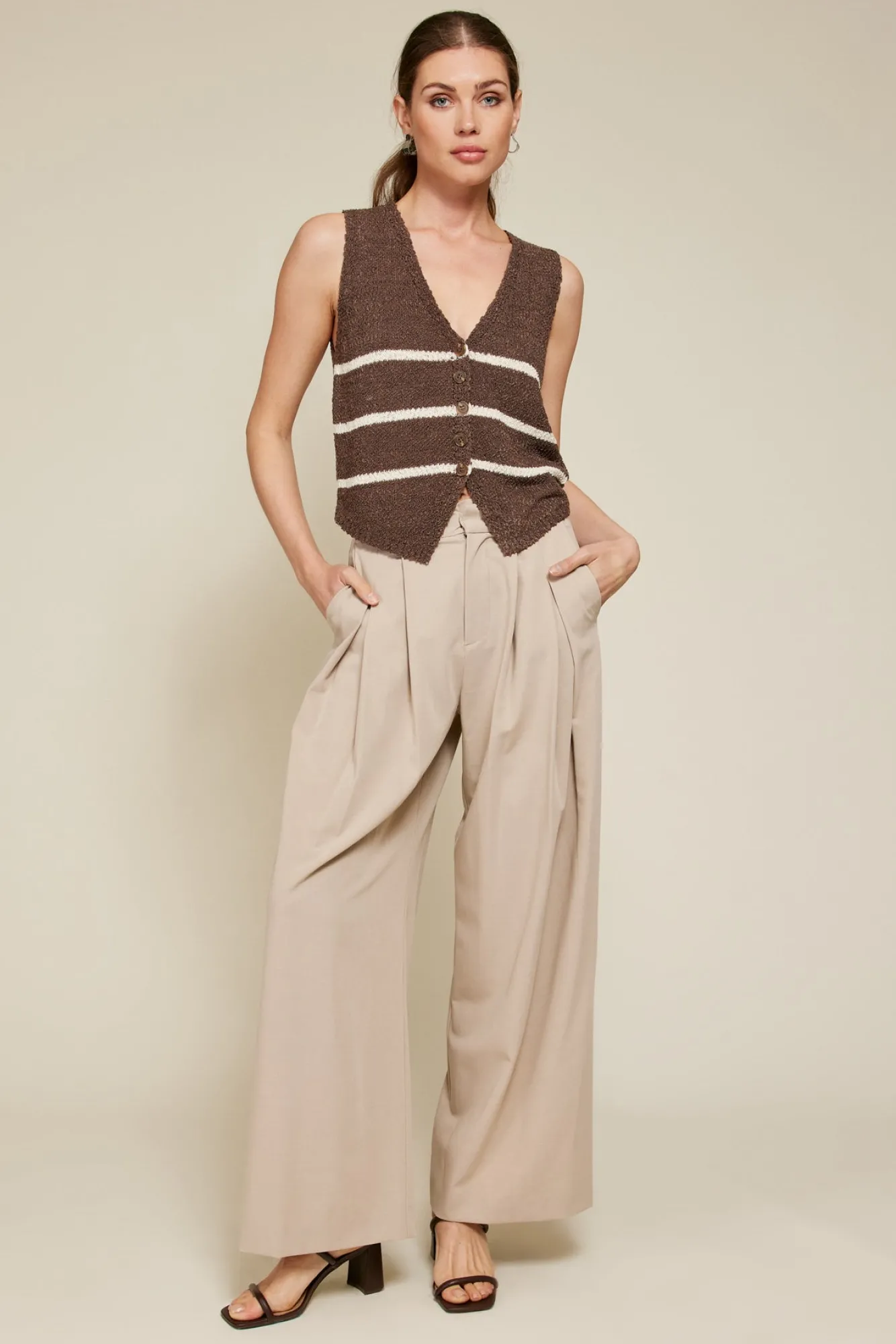 Line & Dot PRIM TOP- Tops